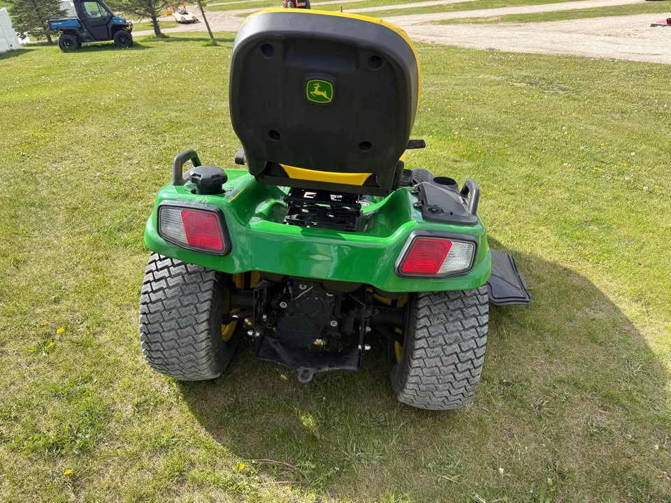 2020 John Deere X734