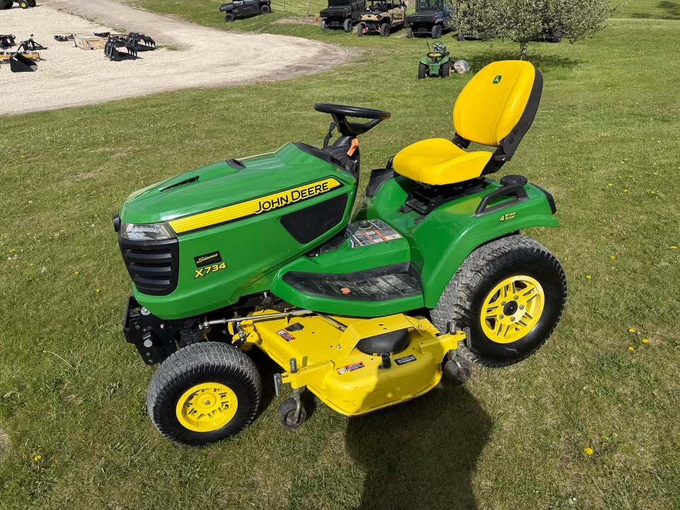 2020 John Deere X734