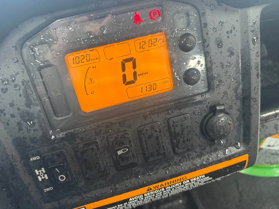 2011 John Deere 825i