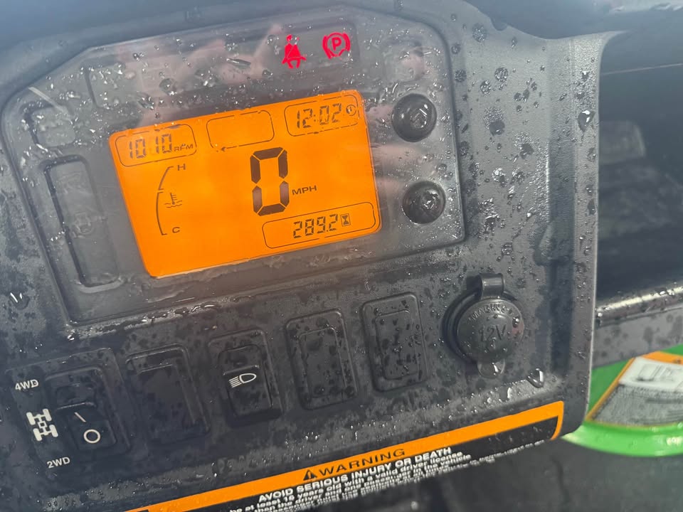 2011 John Deere 825i