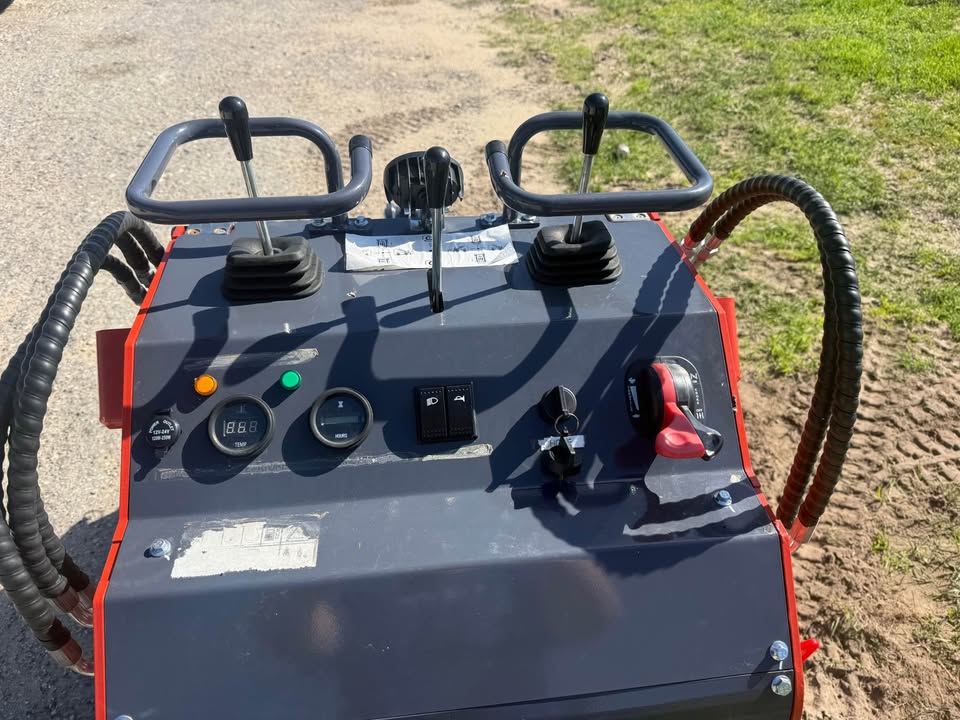 New 2026 ATS 23hp Mini Skidloader