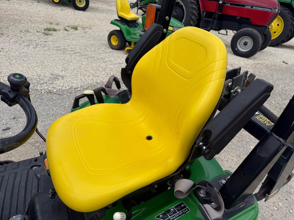 2004 John Deere 2210 with 200CX loader