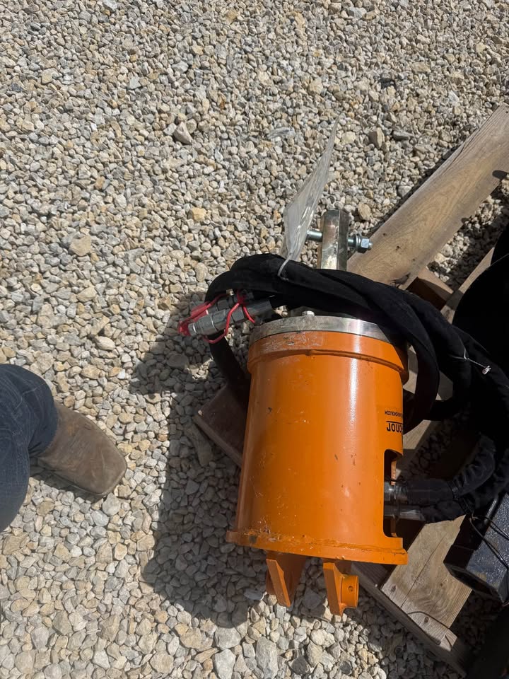 Wolverine Skidloader Post Hole Digger W/ 12”, 18” Bits