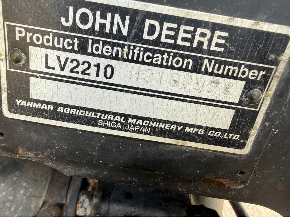 2004 John Deere 2210 with 200CX loader