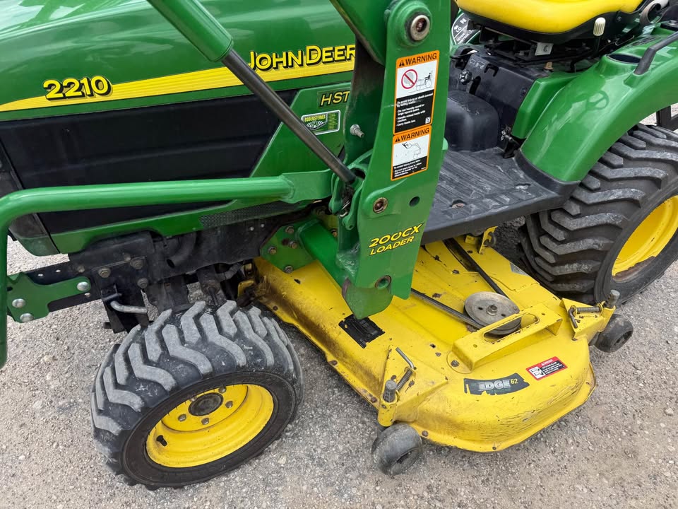 2004 John Deere 2210 with 200CX loader