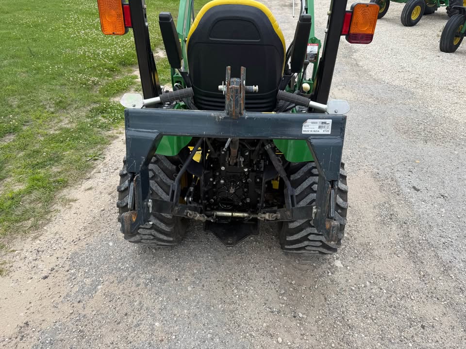 2004 John Deere 2210 with 200CX loader
