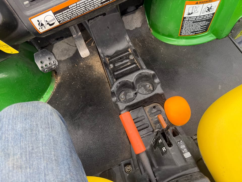 2012 John Deere 825i
