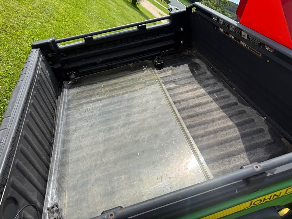 2012 John Deere 825i