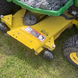 John Deere 425 Lawnmower