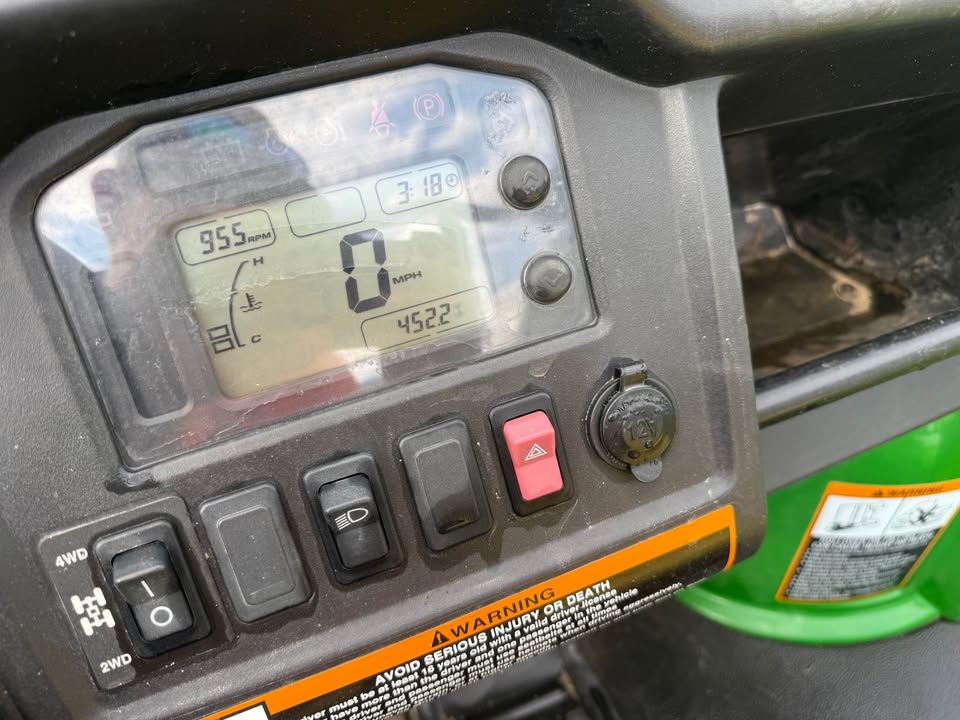 2012 John Deere 825i
