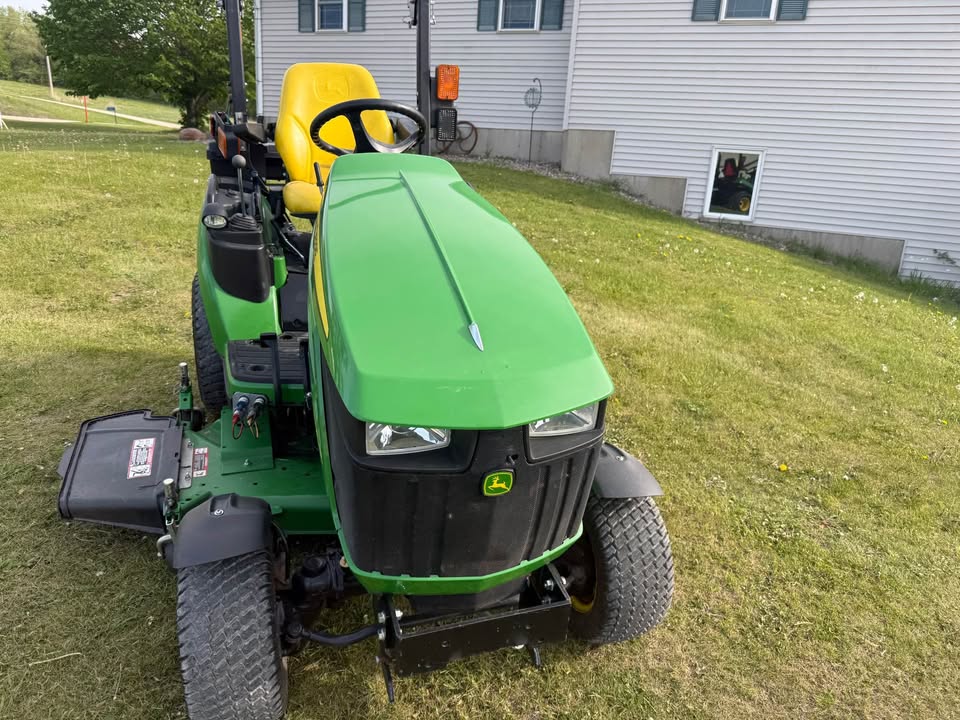 2016 John Deere 1025R