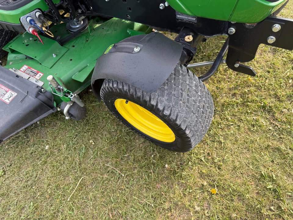 2016 John Deere 1025R