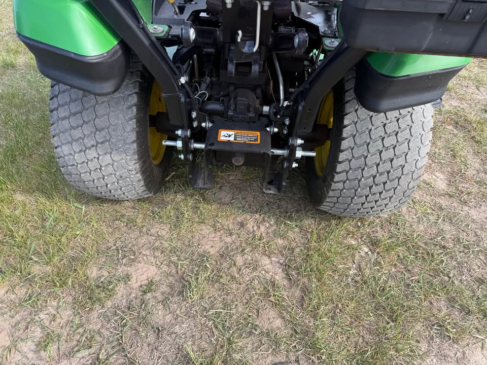 2016 John Deere 1025R