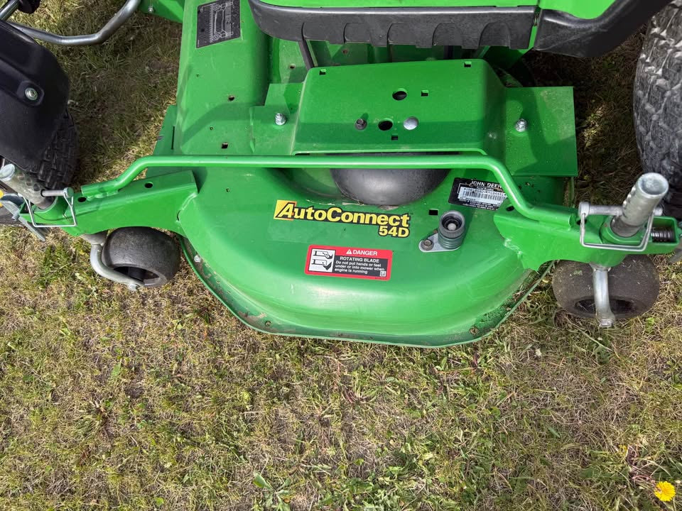 2016 John Deere 1025R