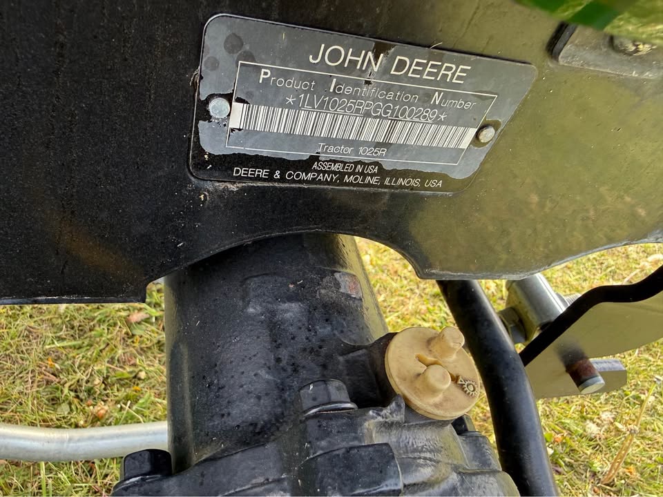 2016 John Deere 1025R