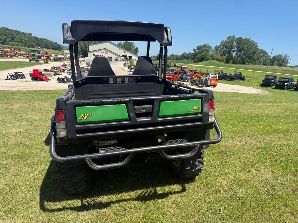 2011 John Deere 825i