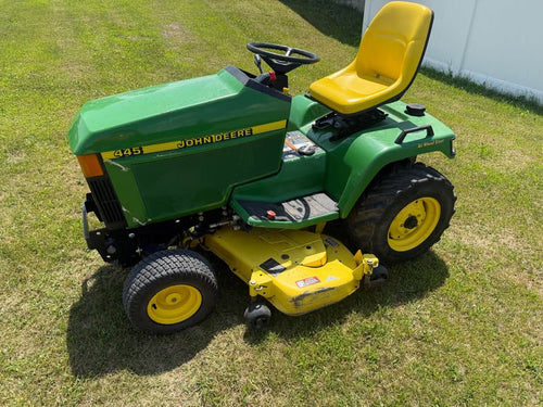 2000 John Deere 445