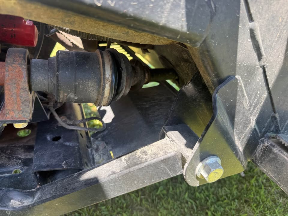2011 John Deere 825i