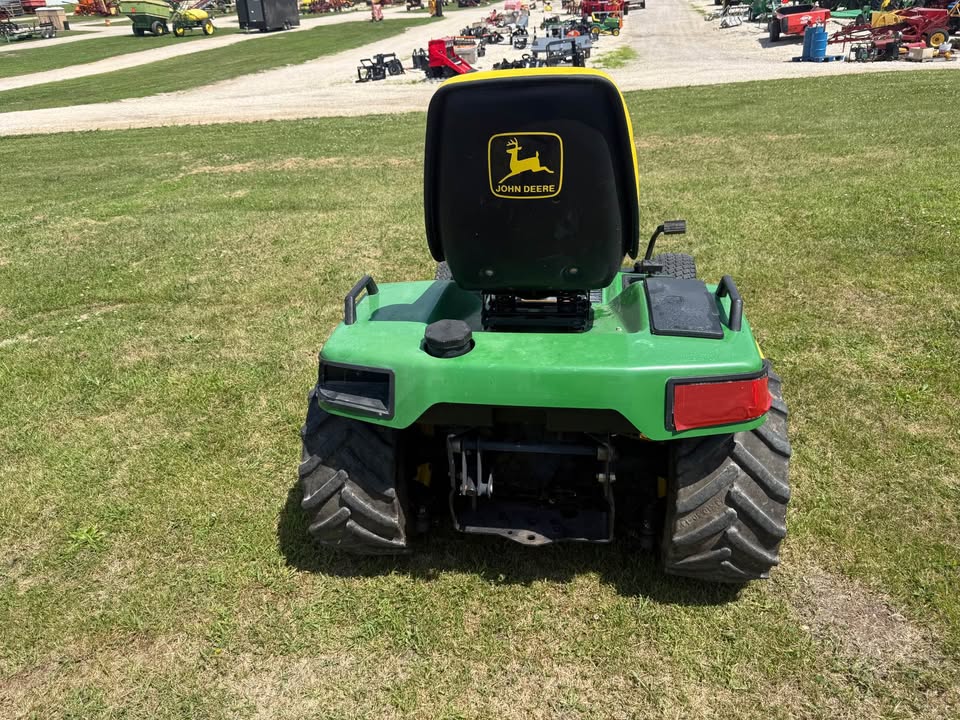 2000 John Deere 445