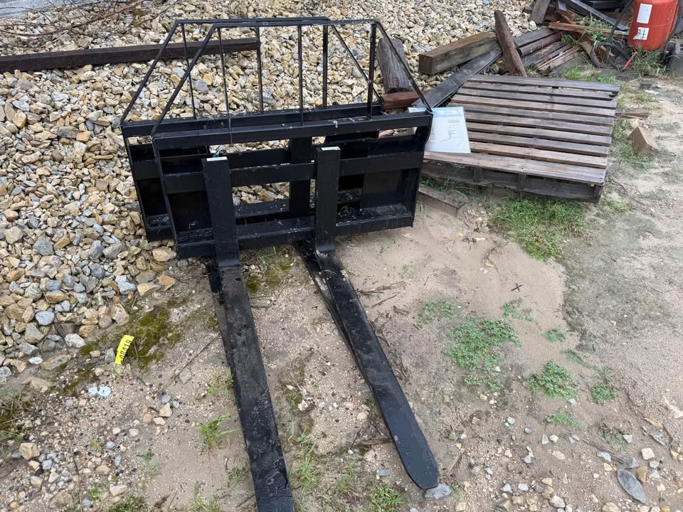 New Agrotk Skidloader Pallet Forks