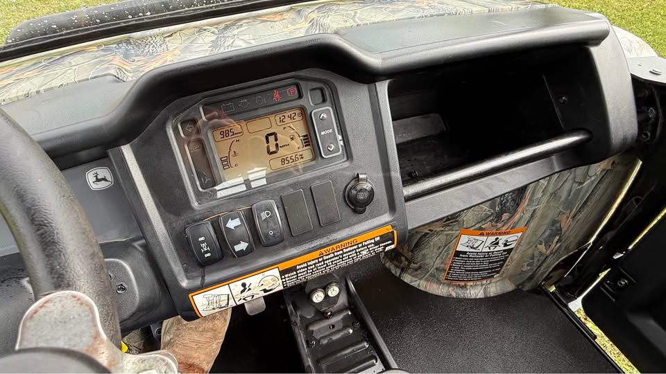 2014 John Deere XUV 825I