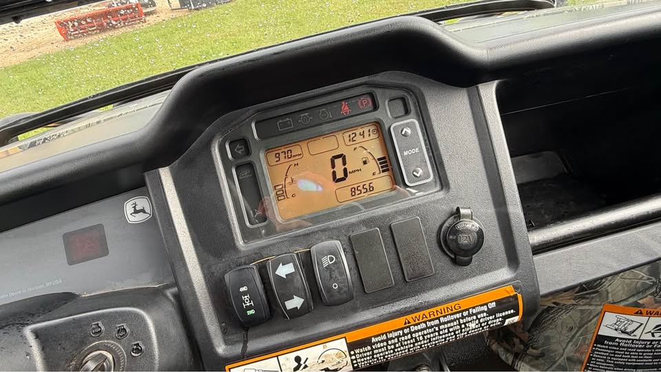 2014 John Deere XUV 825I