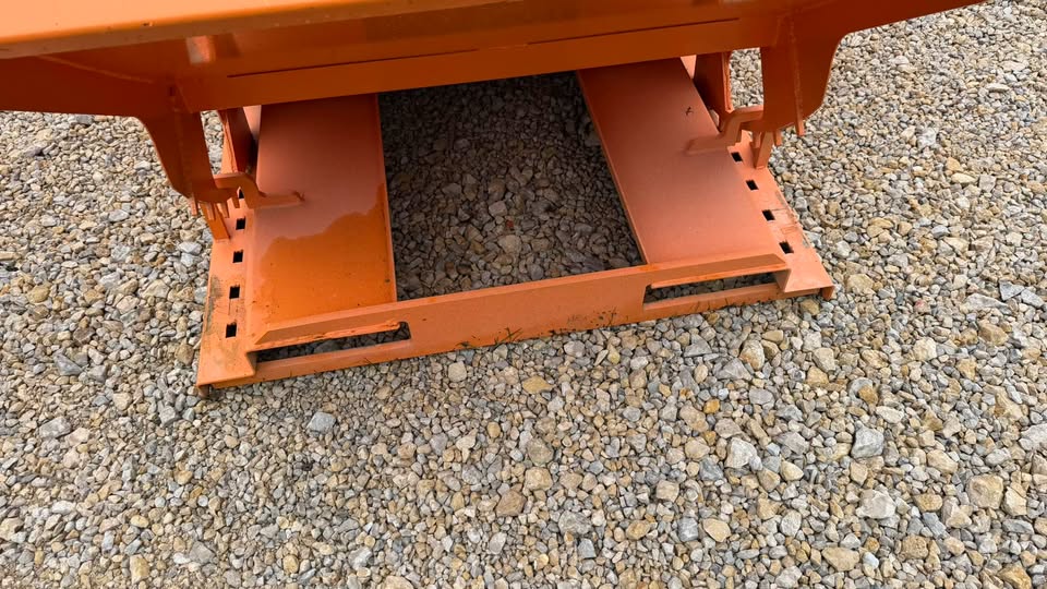 Kit Container 2 Yard Tipping Dumpster