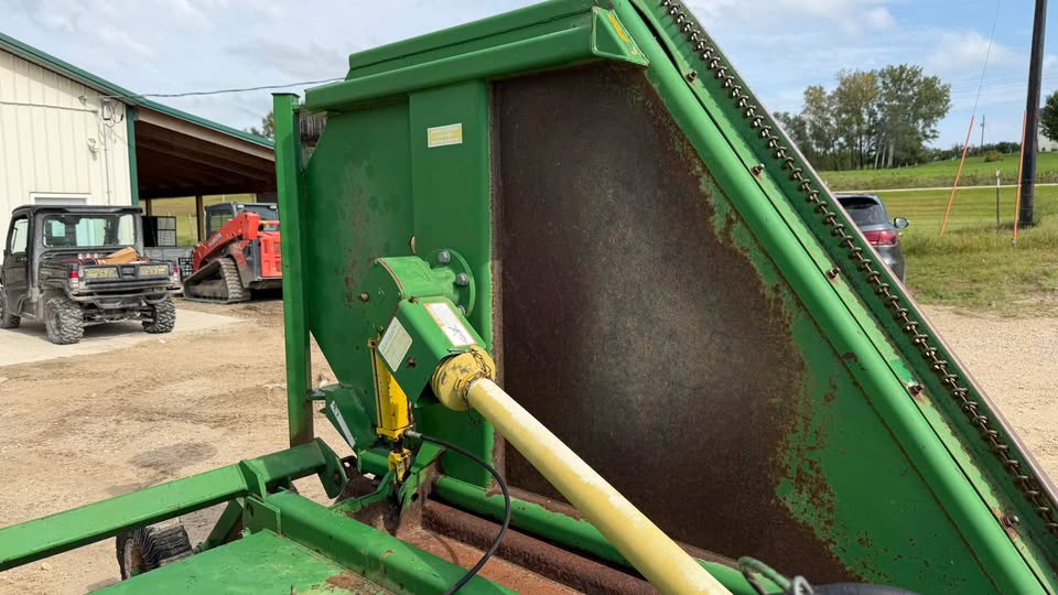 John Deere 1518 Batwing Cutter