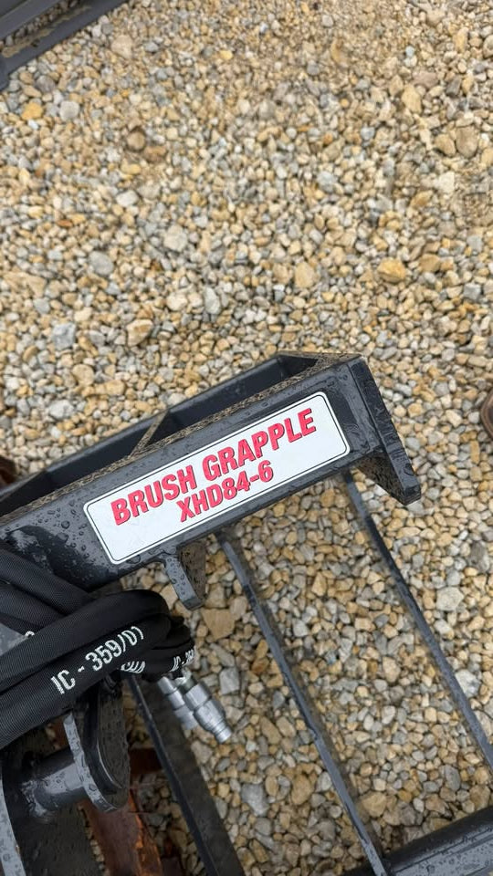 Stout XHD84-6 Skidloader Brush Grapple