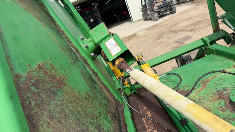John Deere 1518 Batwing Cutter