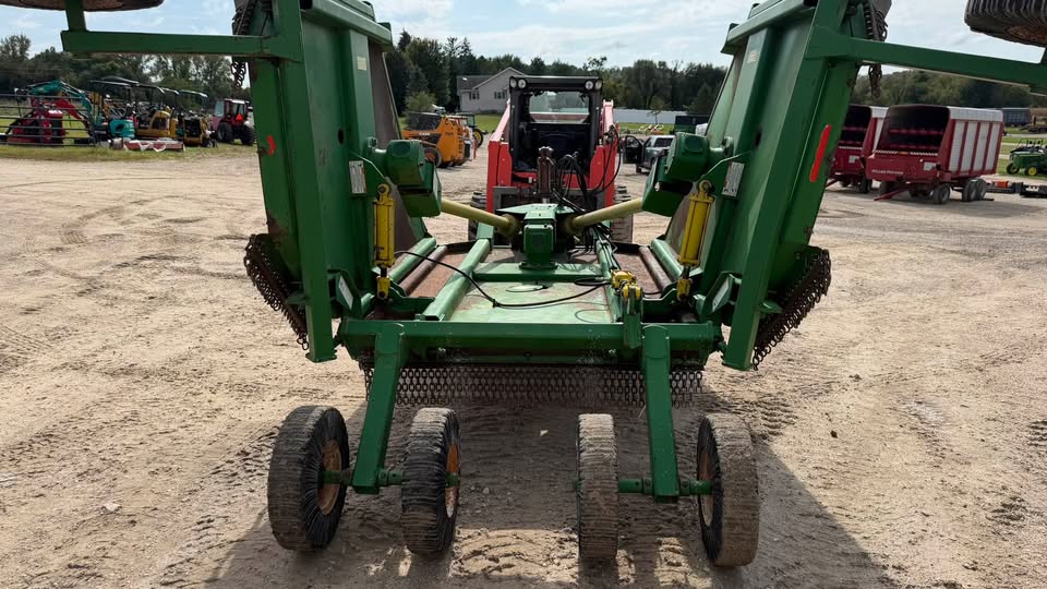 John Deere 1518 Batwing Cutter