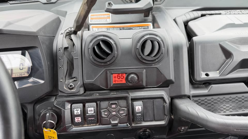2023 Can Am Defender Max Lonestar Crew HD 10