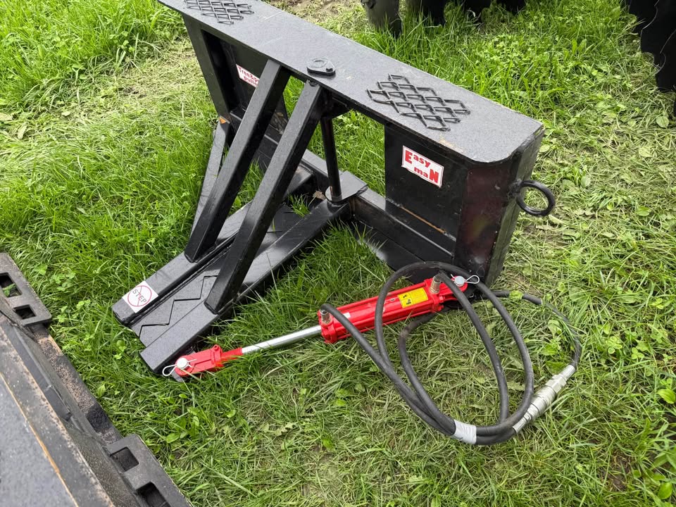 Easy Man Skidloader Tree + Post Pullers