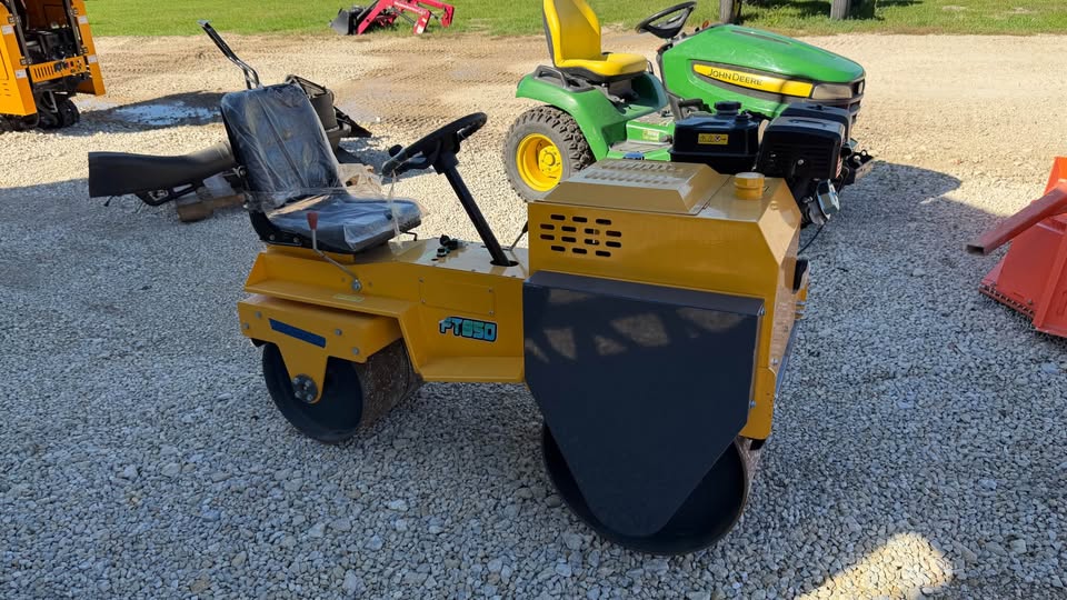 Future FT850 Vibratory Roller