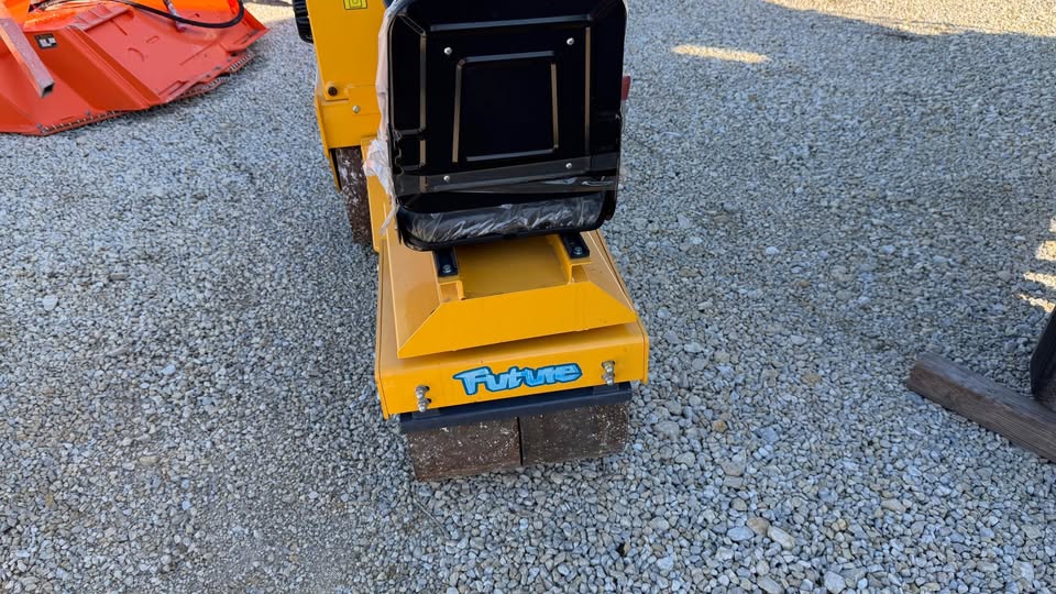 Future FT850 Vibratory Roller